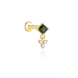 Annika – Gold earrings with an elegant and contemporary design.