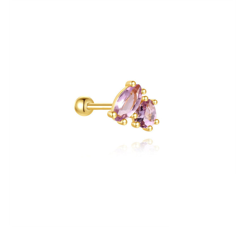 Johana – Gold earrings with an elegant and delicate design.