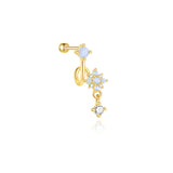 Johana – Gold earrings with an elegant and delicate design.