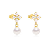 Viktoria – Delicate gold earrings with an elegant shine.
