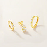 Luisa – Gold earrings with an elegant and feminine design.