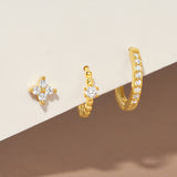 Luisa – Gold earrings with an elegant and feminine design.