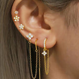 Magdaléna – Minimalist design gold earrings.