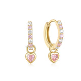 Greta – Elegant gold earrings with subtle movement.