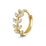 Františka – Gold earrings with a subtle glow.