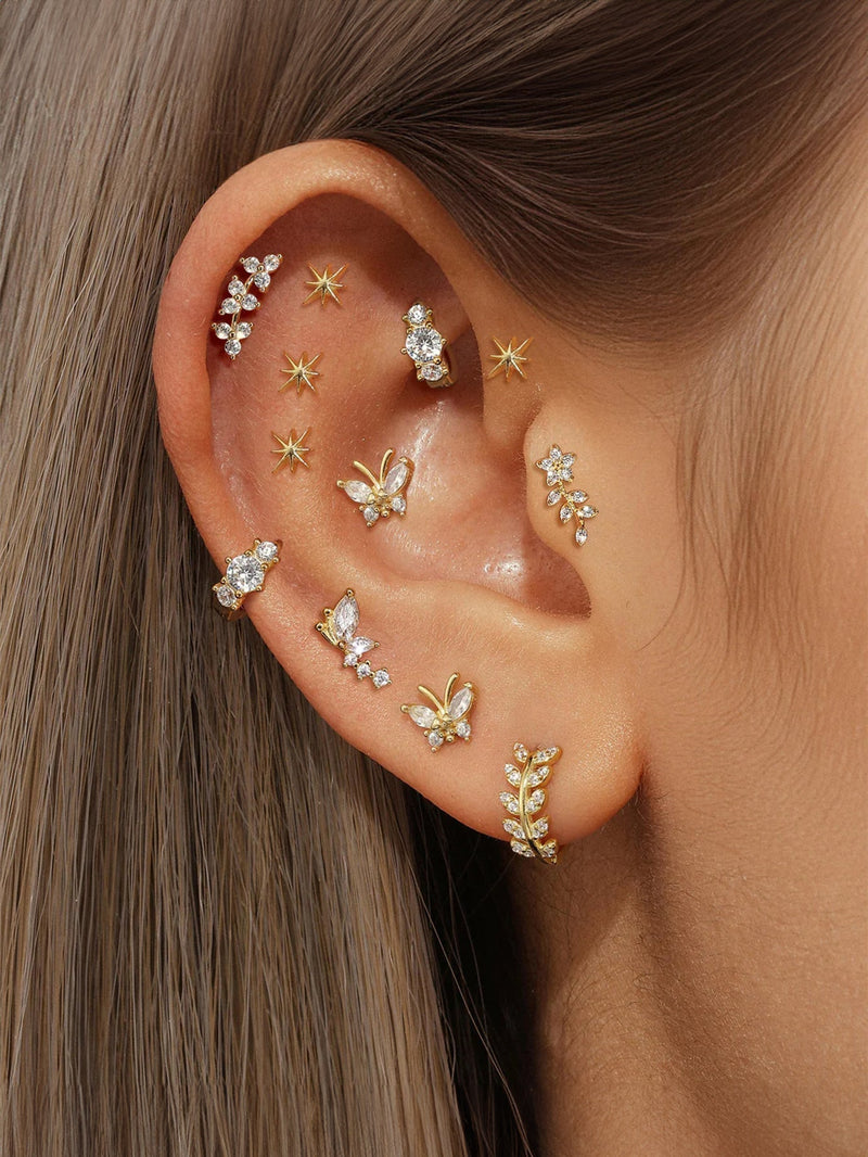 Františka – Gold earrings with a subtle glow.