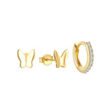 Karolína – Gold earrings with an elegant curve.