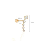 Karolína – Gold earrings with an elegant curve.