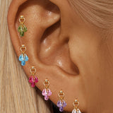 Jasmina – Gold earrings with elegant simplicity.