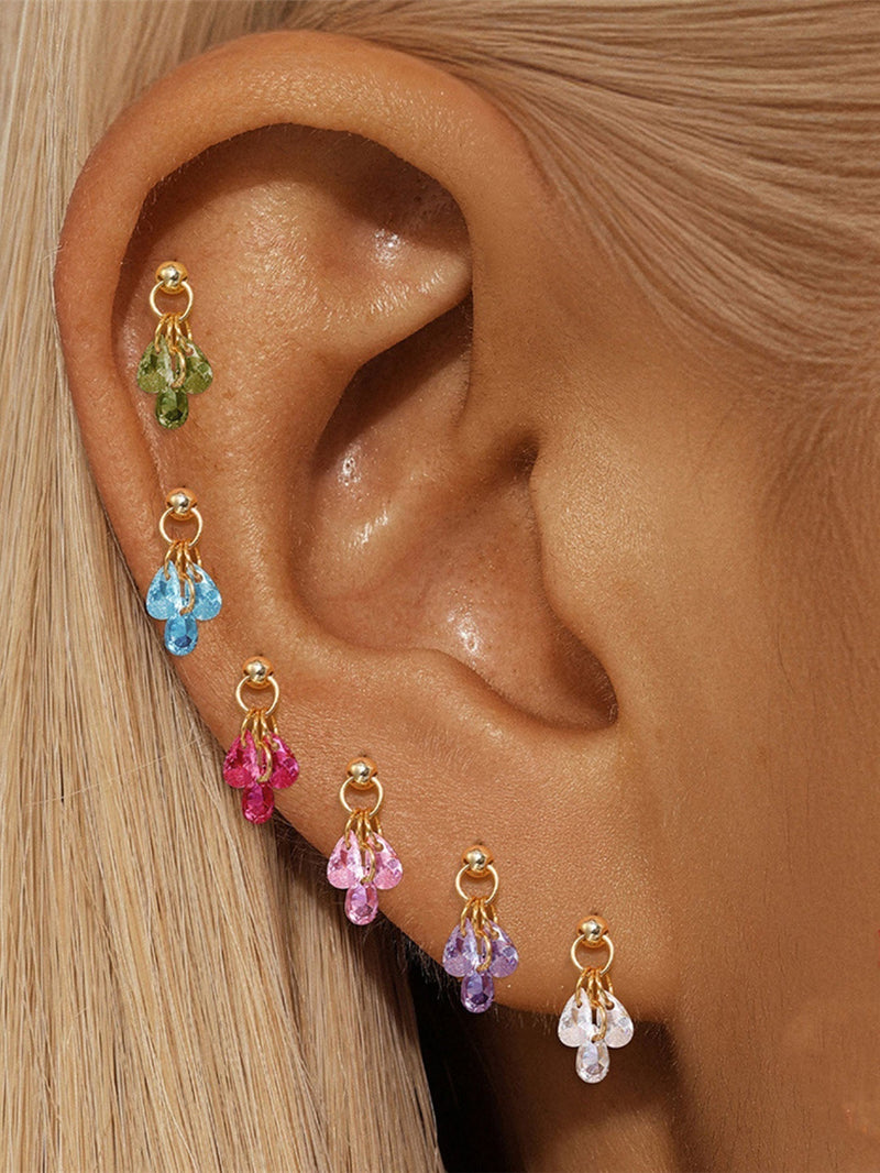 Jasmina – Gold earrings with elegant simplicity.