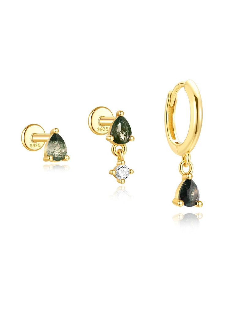 Mona – Gold earrings with an elegant and fluid design.