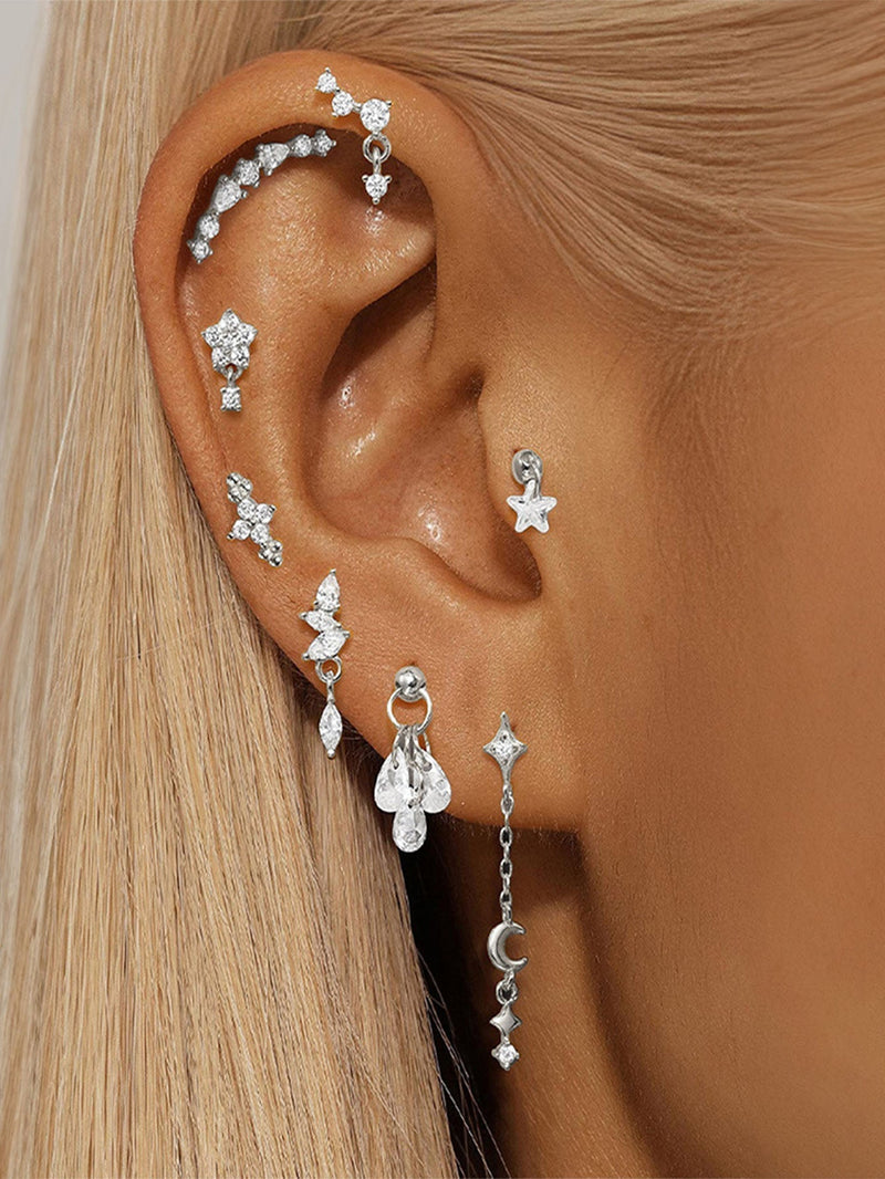 Selina – Elegant gold earrings with a mobile design.