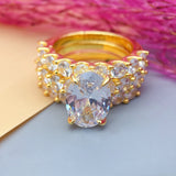 Greta – Silver ring adorned with diamonds.
