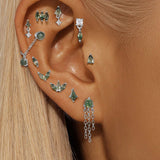 Sofie-Marie – Elegant gold earrings with a dynamic design.