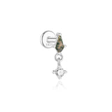 Sofie-Marie – Elegant gold earrings with a dynamic design.