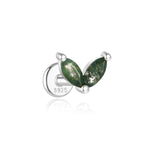 Sofie-Marie – Elegant gold earrings with a dynamic design.