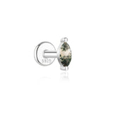 Sofie-Marie – Elegant gold earrings with a dynamic design.