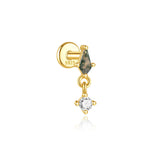 Sofie-Marie – Elegant gold earrings with a dynamic design.