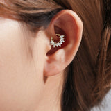 Alena – Delicate gold earrings with a touch of subtle elegance.