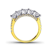 Amélie – Elegant diamond ring with crown design.