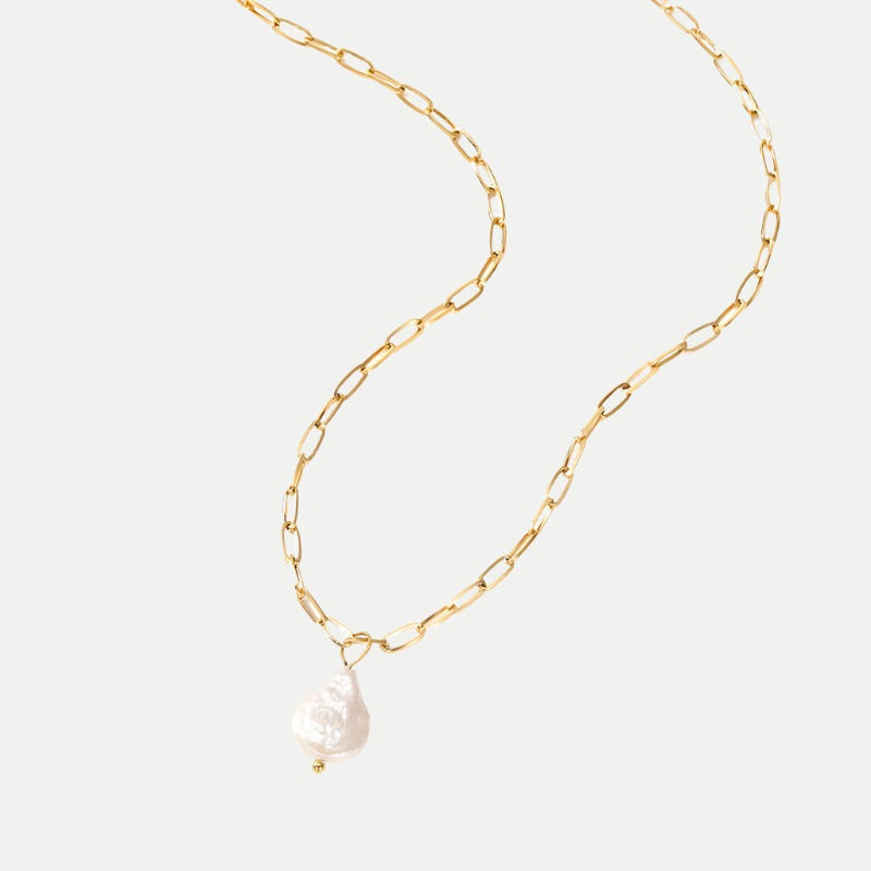 Elisa – Delicate Gold Chain with Mini Cross