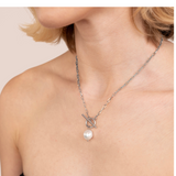 Evelina – Elegant pearl pendant gold necklace