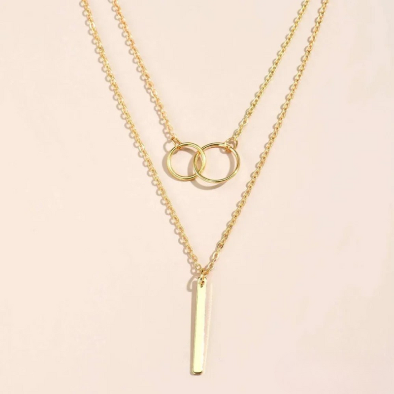 Dorina – Elegant gold necklace with refined pendant