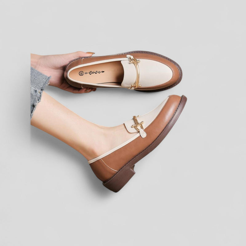 Nélida | Moccasin