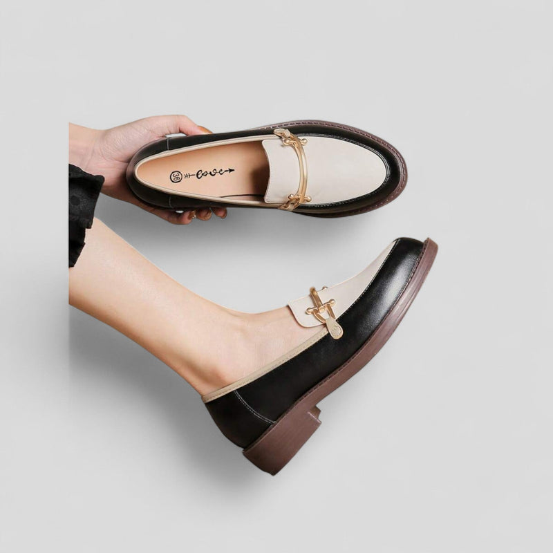 Nélida | Moccasin