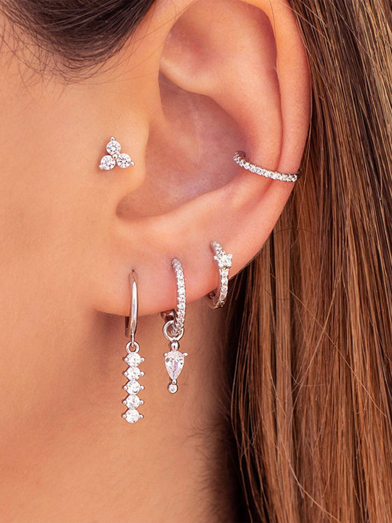 Livia – Gold earrings with a subtle shine.