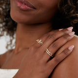 Amira – Gold ring with subtle sparkle and crystal