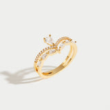 Amira – Gold ring with subtle sparkle and crystal