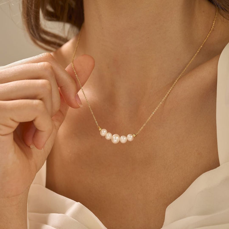 Juliana – Minimalist Design Gold Necklace
