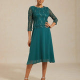 Midi dress with lace and three-quarter sleeves