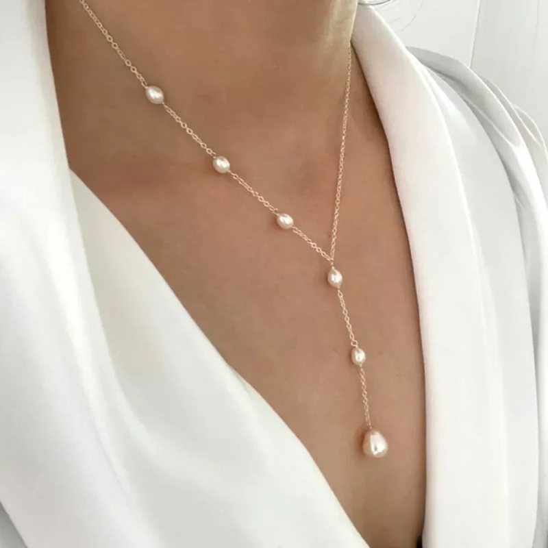 Margrit – Gold Necklace with Delicate Cross