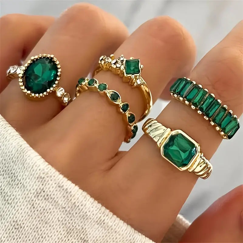 Melanie - Exclusive Ring Set with Emerald in Gold