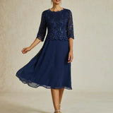 Midi dress with lace and three-quarter sleeves