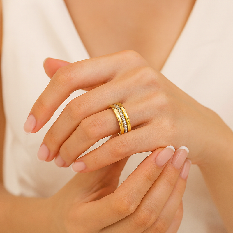 Sara – Vintage ring with set zirconias
