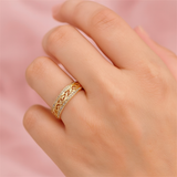 Kerstin – Minimalist and Hollow Gold Ring