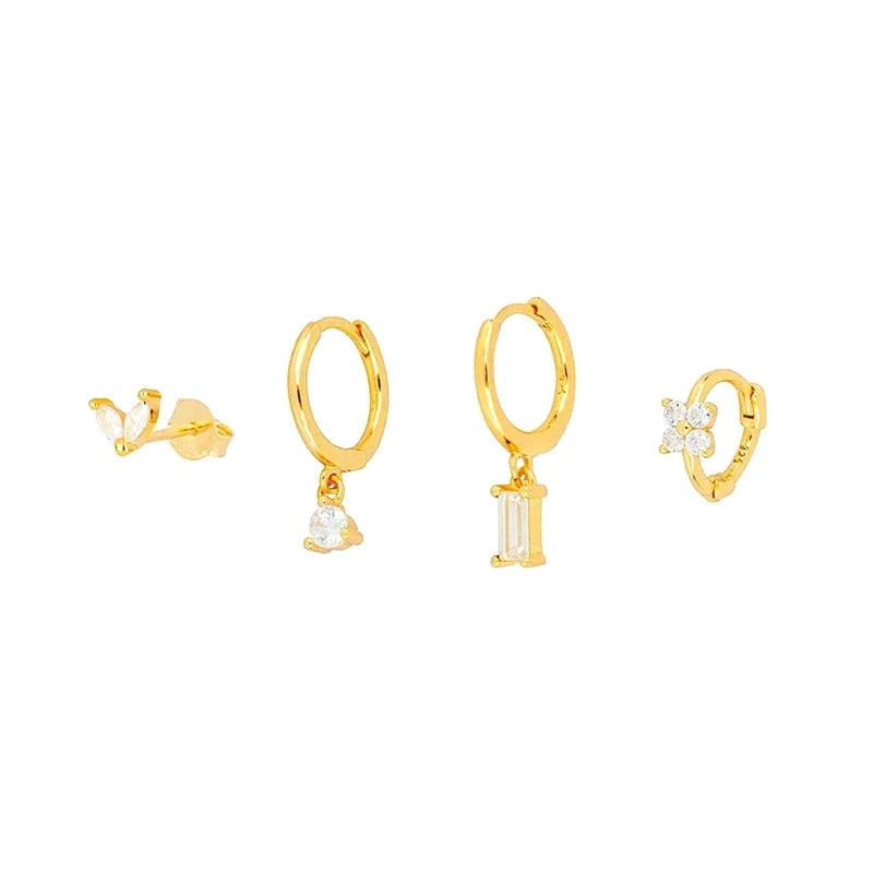 Melanie – Fine gold earrings with a delicate texture.