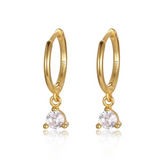 Melanie – Fine gold earrings with a delicate texture.