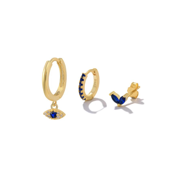 Leandra – Gold earrings with an elegant design.