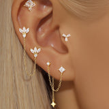 Leonie-Klara – Elegant shiny gold earrings.