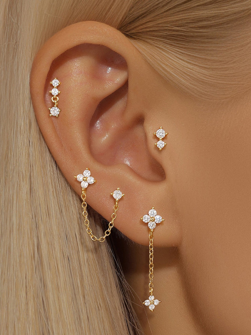 Mira – Elegant gold earrings with a smooth finish.