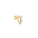 Klara – Elegant gold earrings with a soft design.