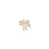 Klara – Elegant gold earrings with a soft design.