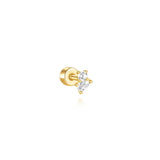 Klara – Elegant gold earrings with a soft design.