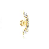 Klara – Elegant gold earrings with a soft design.