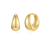 Rosalie – Elegant gold earrings with a curved design.