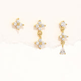 Anika – Gold earrings with elegant movement.
